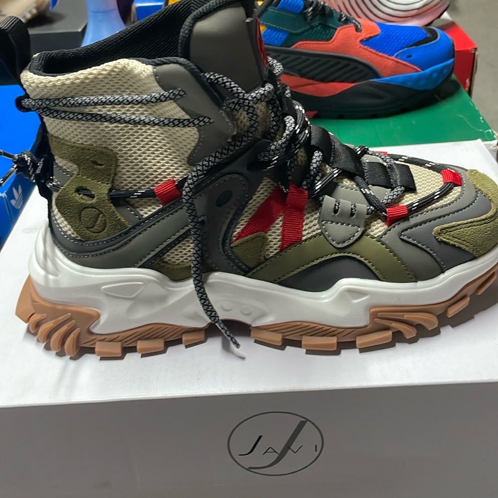 Unique youth sneakers size 4y.